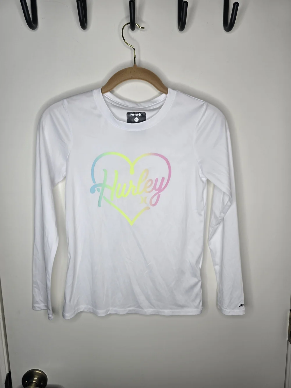 Hurley White Long Sleeve Kids Rash Guard  Pastel Rainbow Heart Logo 10/12